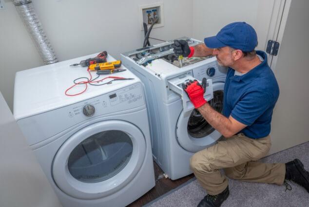 refrigerator in need of repair and maintenance in Copiague, NY